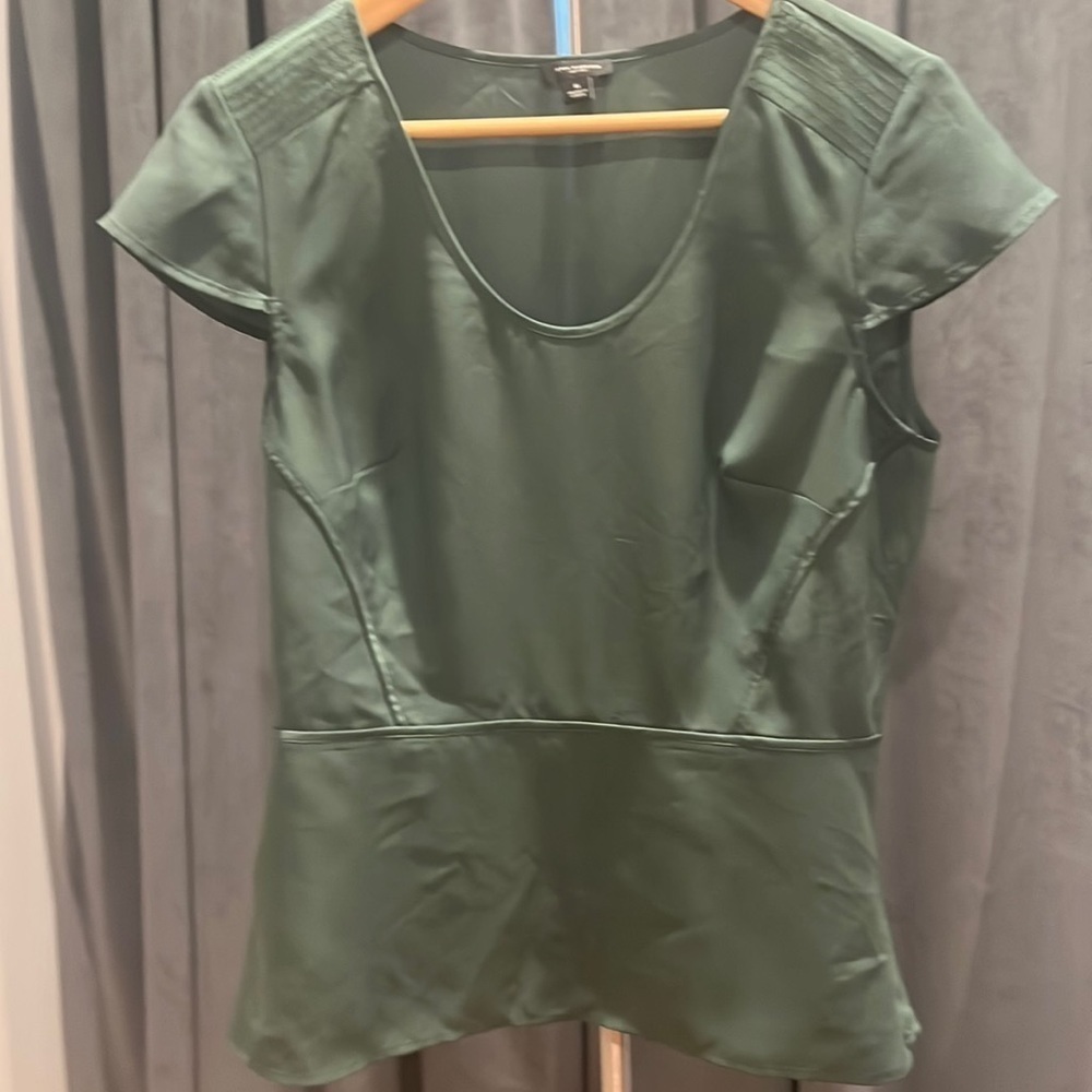 Ann Taylor Green Cap Sleeve Blouse
